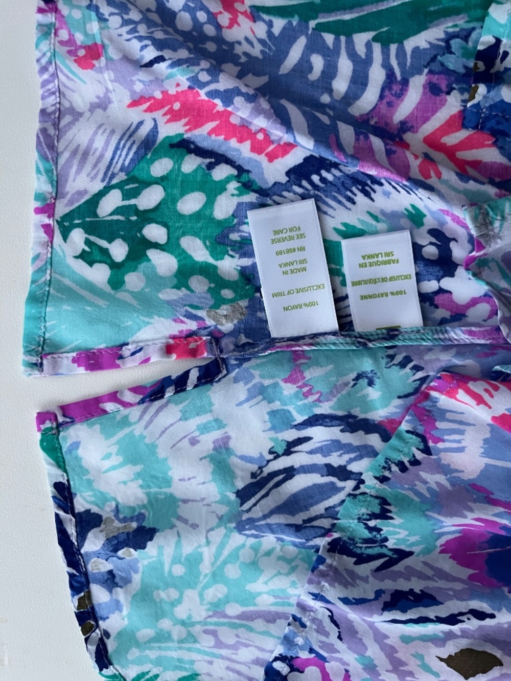 Lilly Pulitzer Willa v-neck Villa blouse long sleeve size medium - Picture 6 of 6
